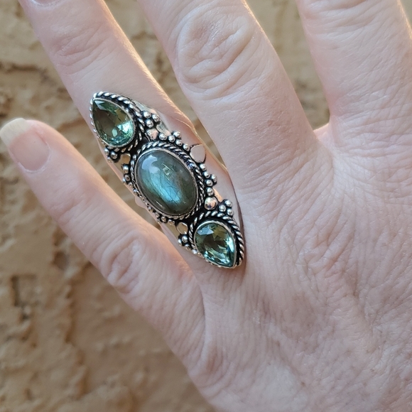 New Labradorite & Tsavorite 925 Silver Statement Ring. - Picture 10 of 16